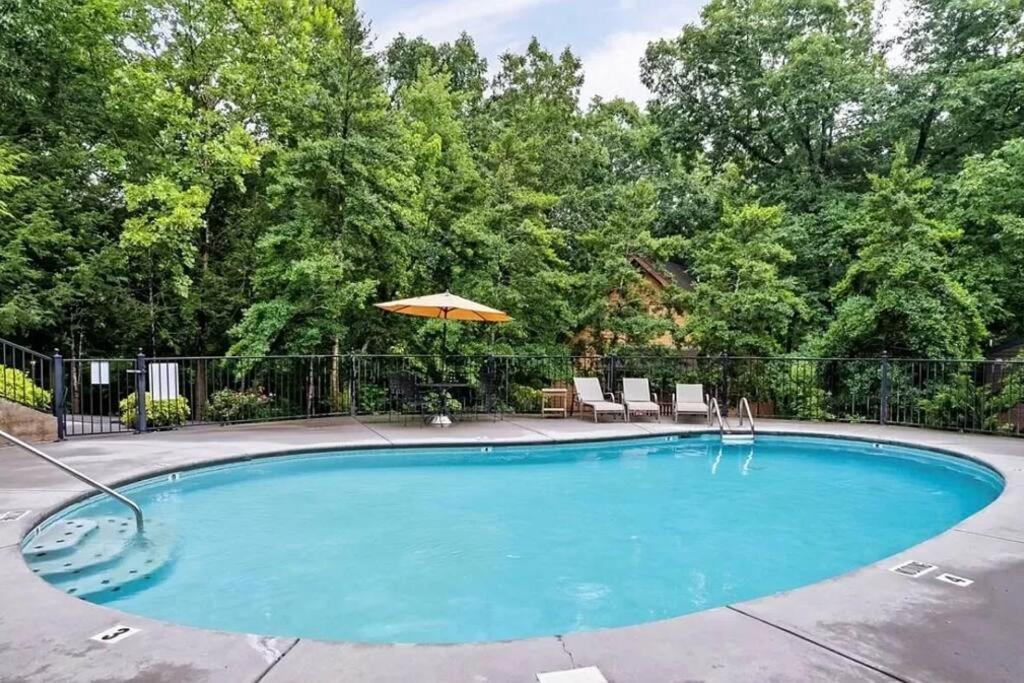 Beary Peaceful Smokies Retreat: Hot-Tub & Pools Villa Pigeon Forge Luaran gambar