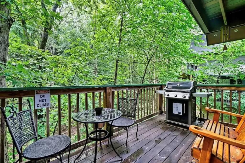 Beary Peaceful Smokies Retreat: Hot-Tub & Pools Villa Pigeon Forge Luaran gambar