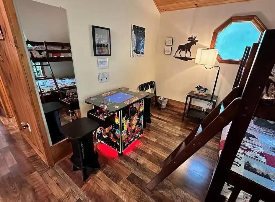 Beary Peaceful Smokies Retreat: Hot-Tub & Pools Villa Pigeon Forge Luaran gambar