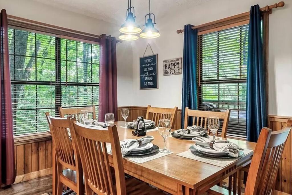 Beary Peaceful Smokies Retreat: Hot-Tub & Pools Villa Pigeon Forge Luaran gambar
