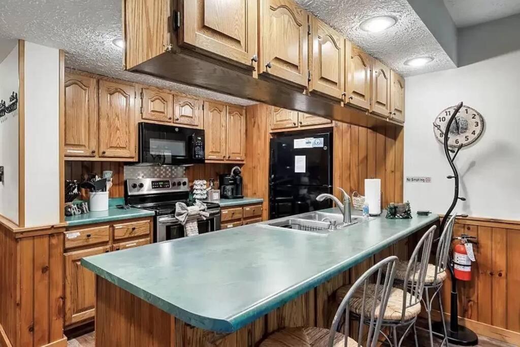 Beary Peaceful Smokies Retreat: Hot-Tub & Pools Villa Pigeon Forge Luaran gambar