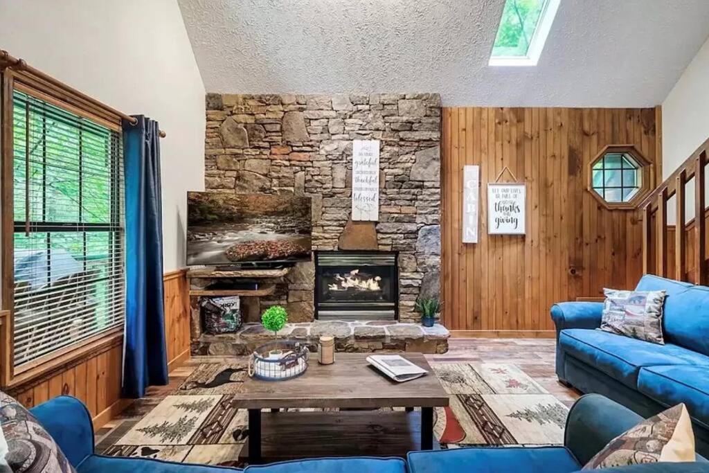 Beary Peaceful Smokies Retreat: Hot-Tub & Pools Villa Pigeon Forge Luaran gambar